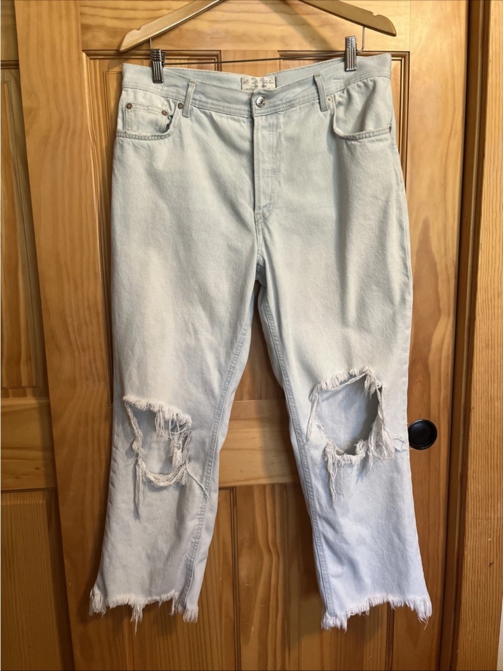 We The Free Maggie Crop Distressed Light Blue High-Rise Jeans 31